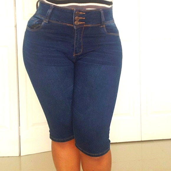 Bamboo Women Denim Capris - Picture 2 of 4